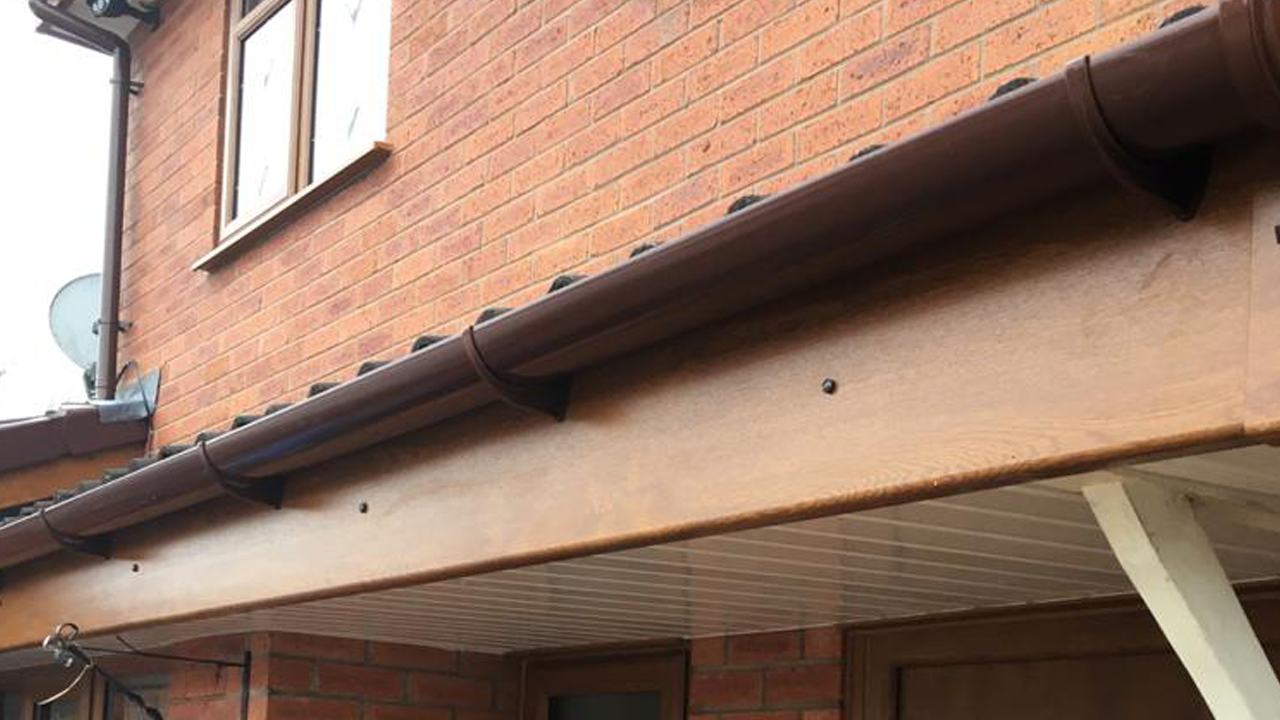 fascias-with-soffit-and-guttering